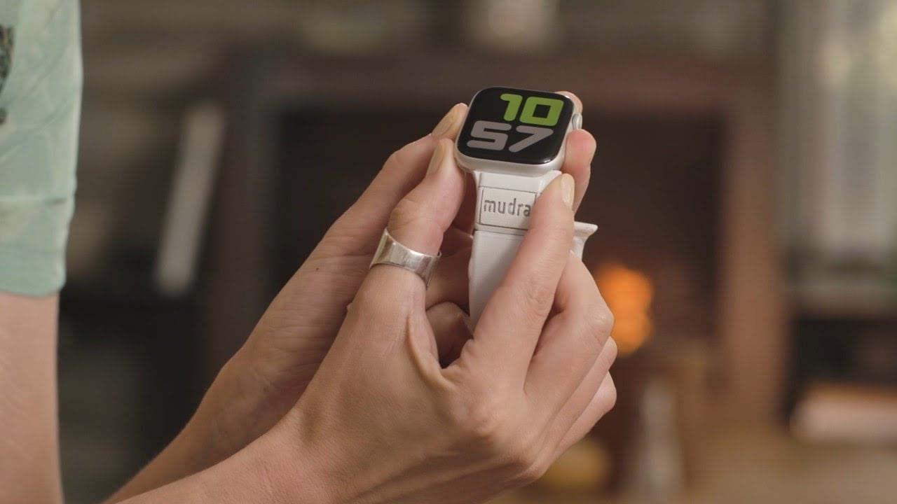 Новости — Гаджет дня: браслет Mudra для управления iPhone с помощью жестов