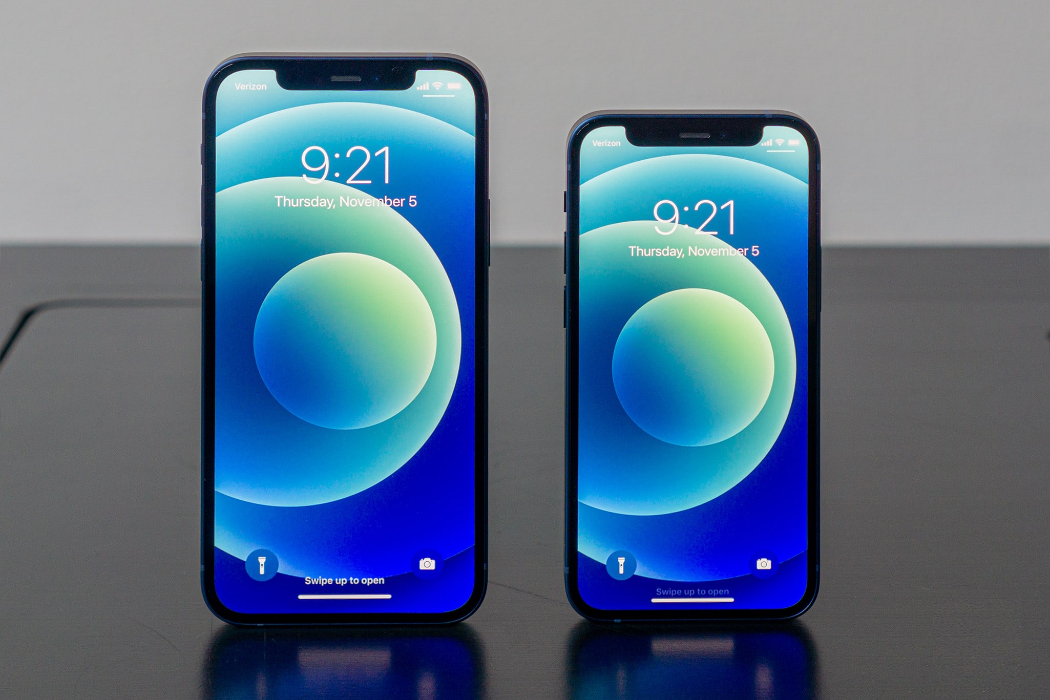 Новости — Apple открыла предзаказ на iPhone 12 mini и 12 Pro Max в России